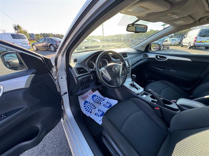 2013 Nissan Sentra SR photo 28