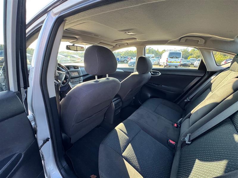 2013 Nissan Sentra SR photo 32