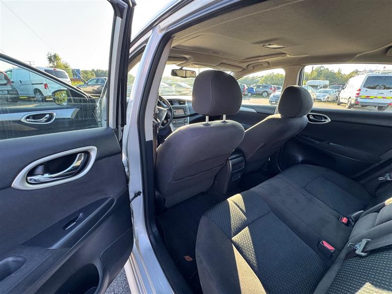 2013 Nissan Sentra SR photo 33