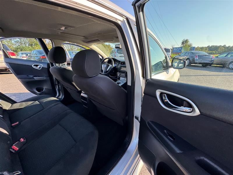 2013 Nissan Sentra SR photo 40