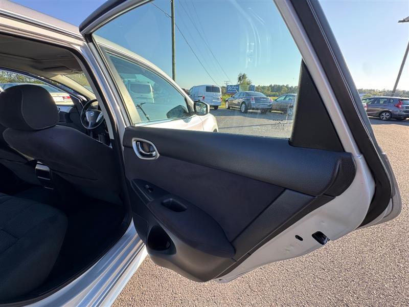 2013 Nissan Sentra SR photo 41