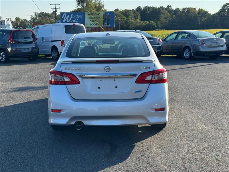 2013 Nissan Sentra SR photo 5