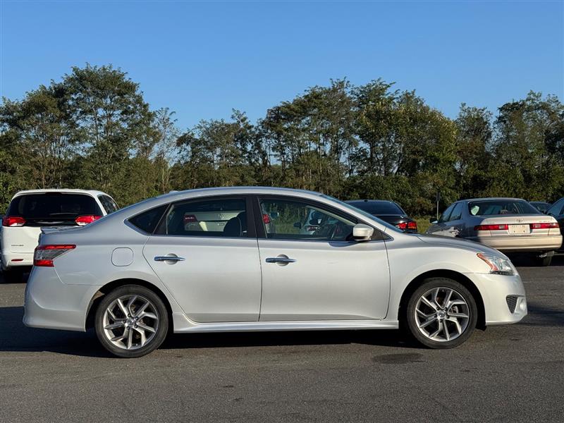 2013 Nissan Sentra SR photo 7