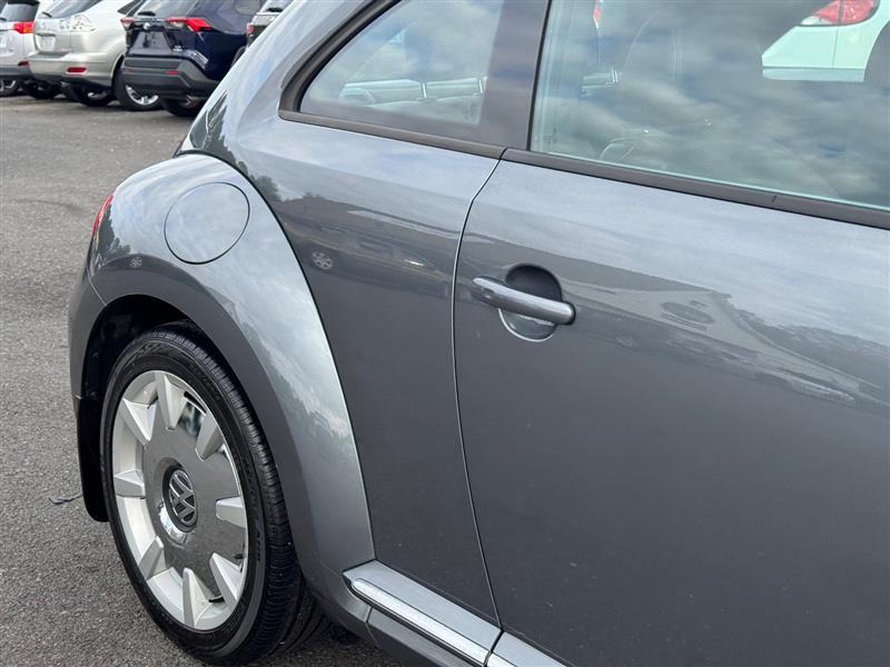 2015 Volkswagen Beetle 1.8T photo 21