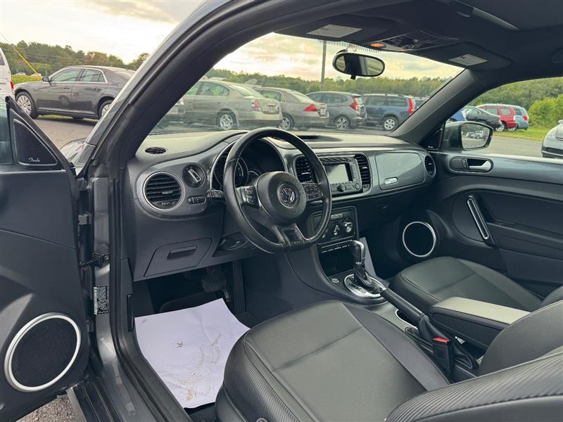 2015 Volkswagen Beetle 1.8T photo 26
