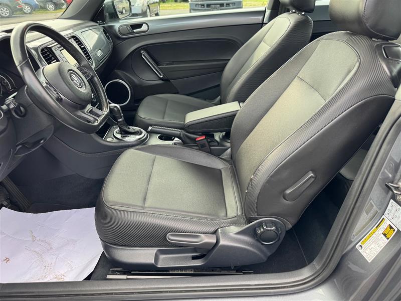 2015 Volkswagen Beetle 1.8T photo 29