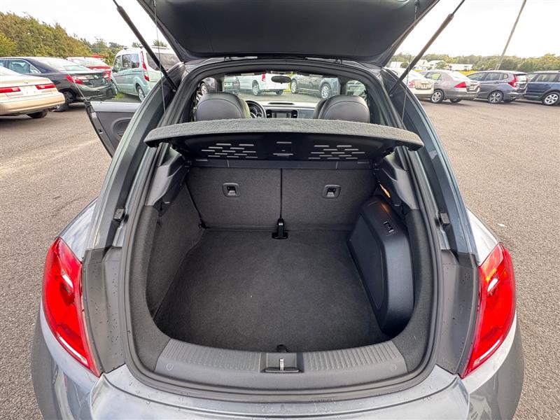 2015 Volkswagen Beetle 1.8T photo 38