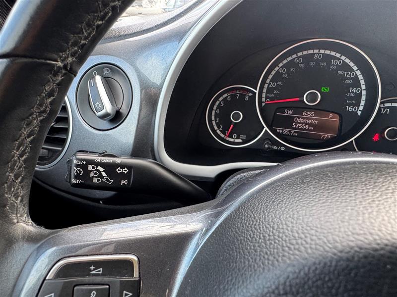 2015 Volkswagen Beetle 1.8T photo 44