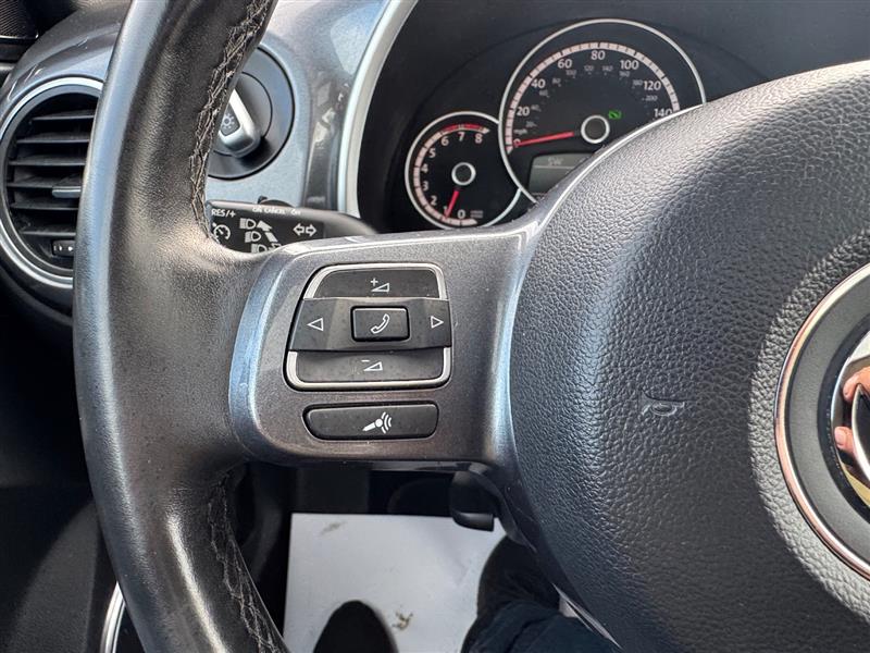 2015 Volkswagen Beetle 1.8T photo 45