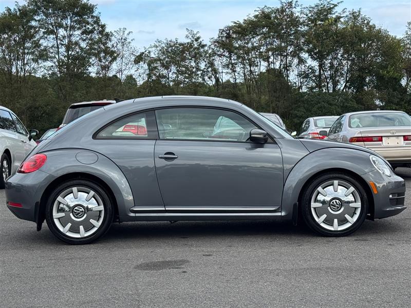 2015 Volkswagen Beetle 1.8T photo 2
