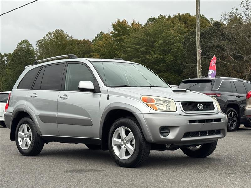 2005 Toyota RAV4 photo 3