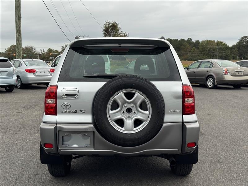 2005 Toyota RAV4 photo 4