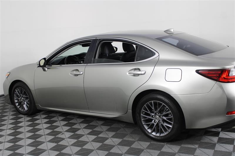 2018 Lexus ES 350 photo 9