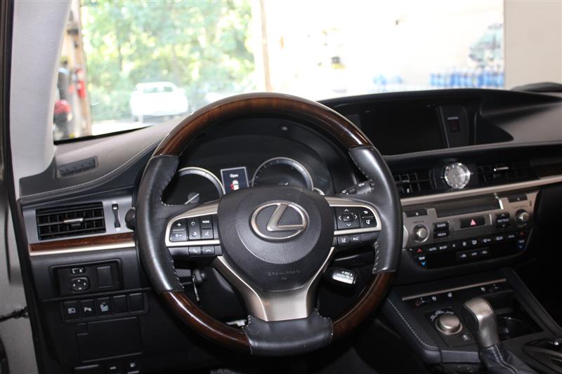 2018 Lexus ES 350 photo 35