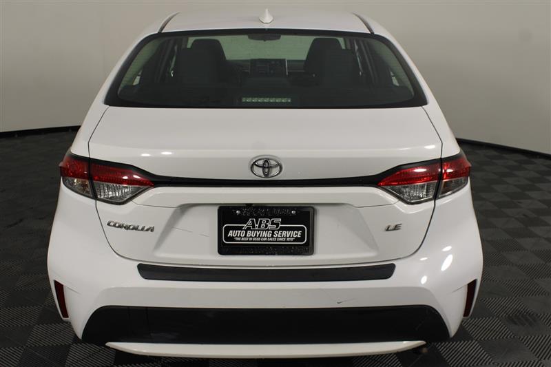 2021 Toyota Corolla LE photo 9