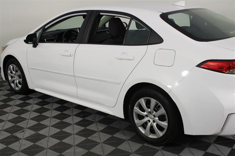 2021 Toyota Corolla LE photo 11