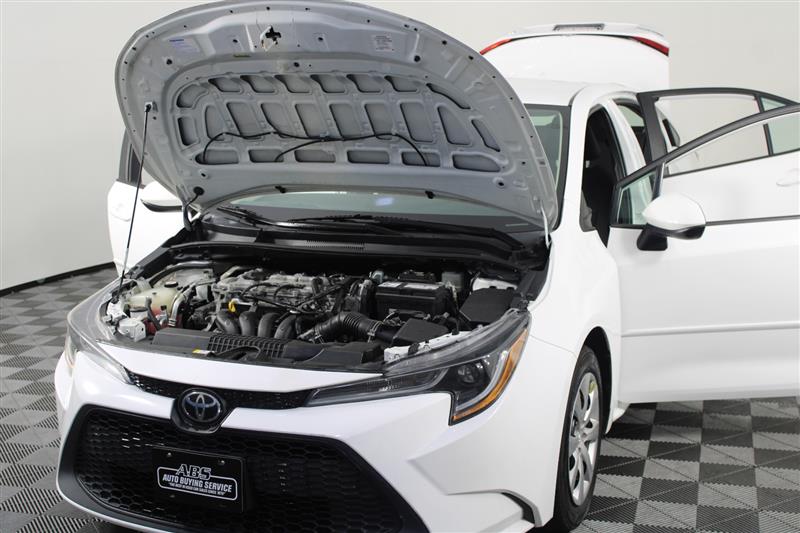 2021 Toyota Corolla LE photo 2