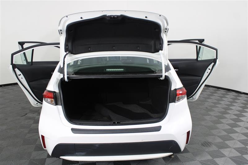 2021 Toyota Corolla LE photo 10