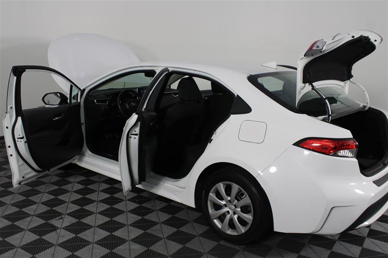 2021 Toyota Corolla LE photo 12