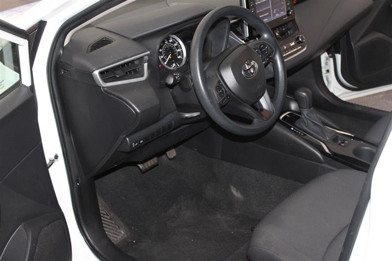 2021 Toyota Corolla LE photo 18