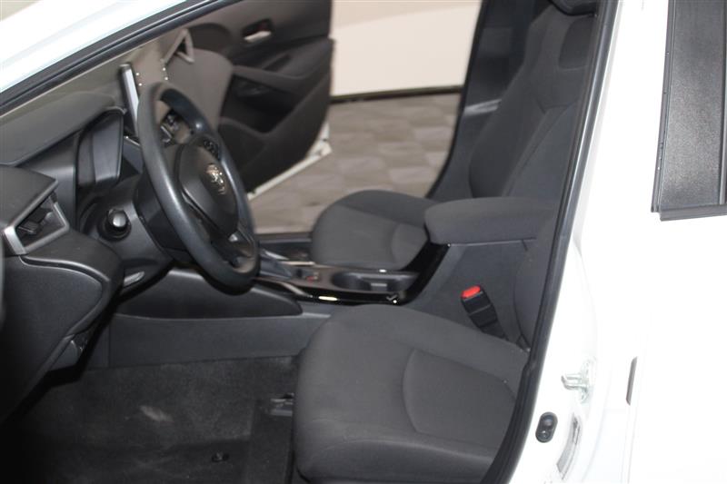 2021 Toyota Corolla LE photo 19