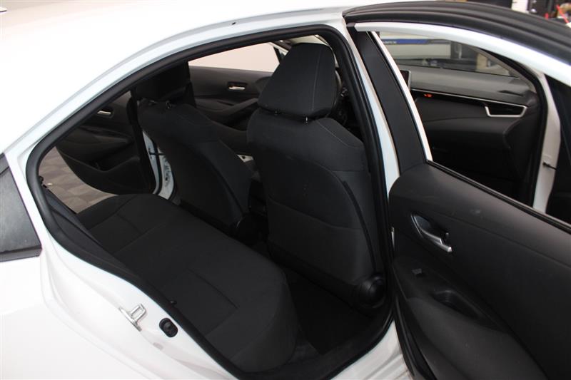 2021 Toyota Corolla LE photo 26