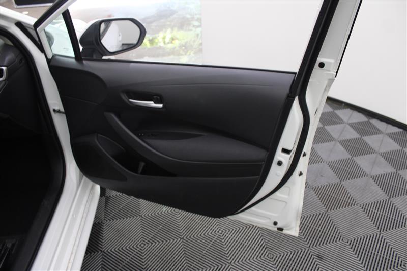 2021 Toyota Corolla LE photo 28