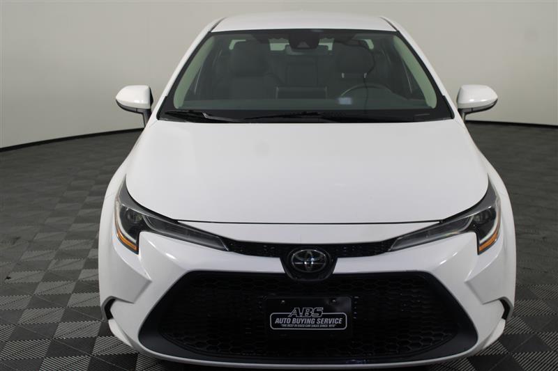 2021 Toyota Corolla LE photo 3