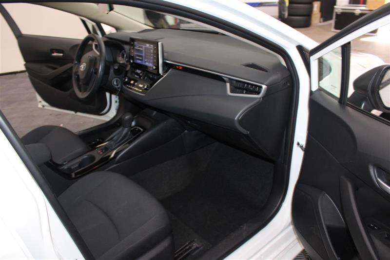2021 Toyota Corolla LE photo 29