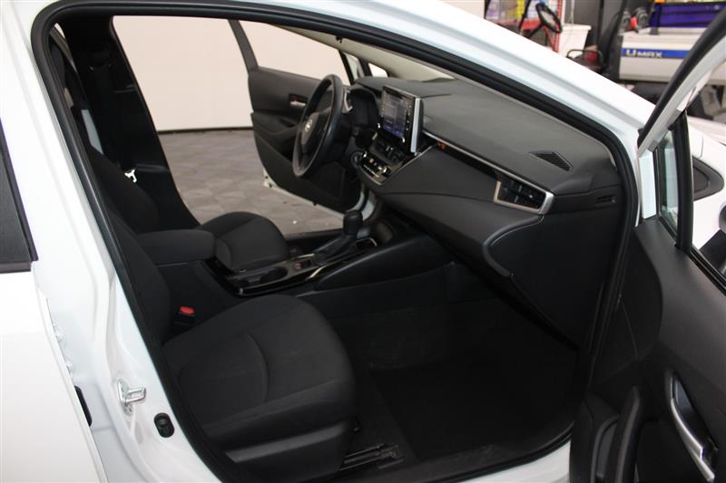 2021 Toyota Corolla LE photo 30