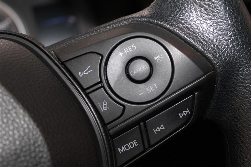 2021 Toyota Corolla LE photo 35