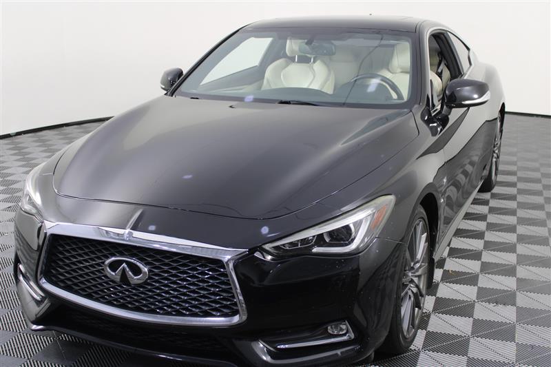 2017 INFINITI Q60 SPORT