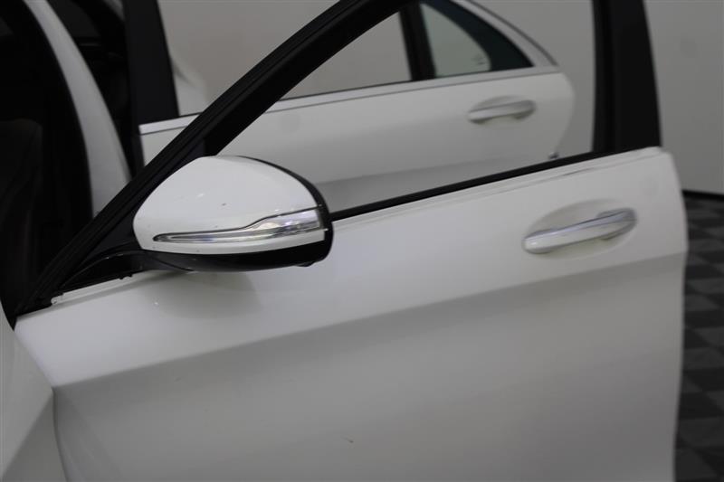 2015 Mercedes Benz S 550 photo 12