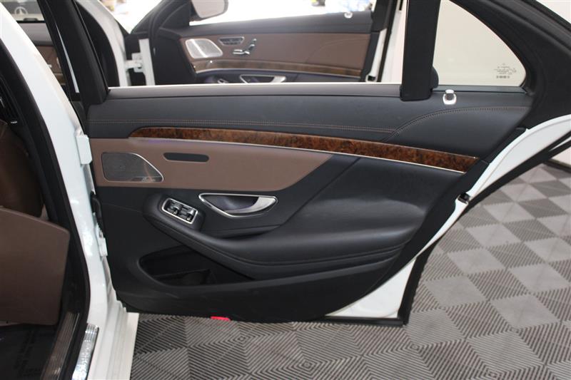 2015 Mercedes Benz S 550 photo 21