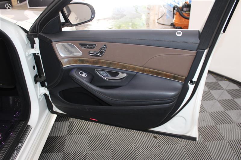 2015 Mercedes Benz S 550 photo 25