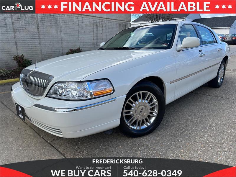 Lincoln Town Car's photo