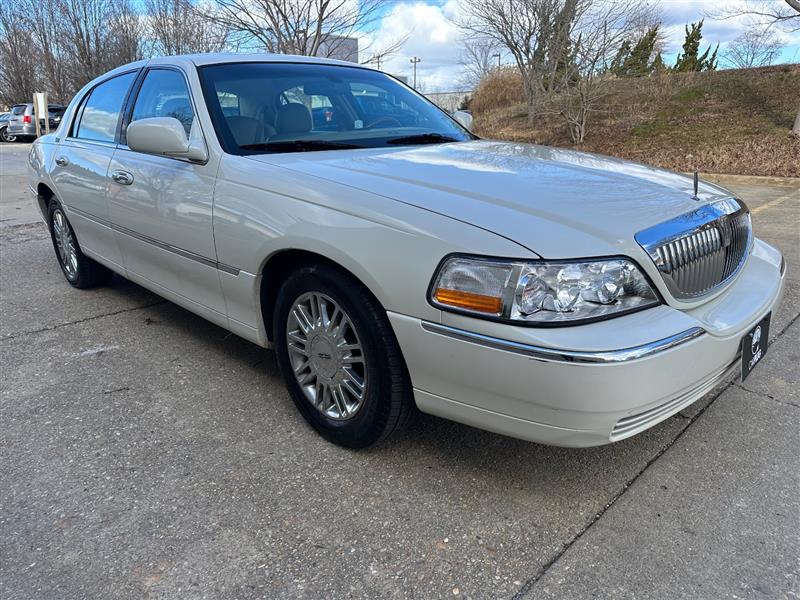 2006 Lincoln Town Car Signature Limited photo 10