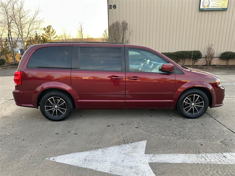 2017 Dodge Grand Caravan GT photo 6