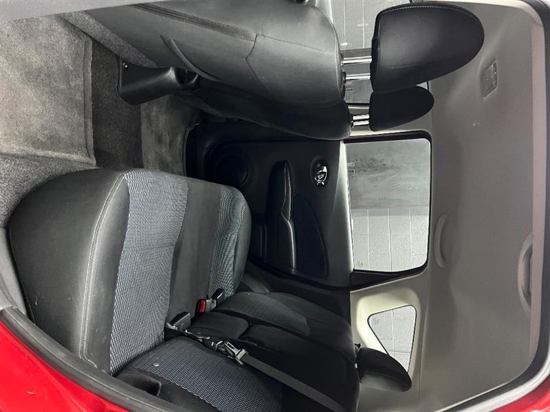 2014 Nissan Versa Note SV photo 22