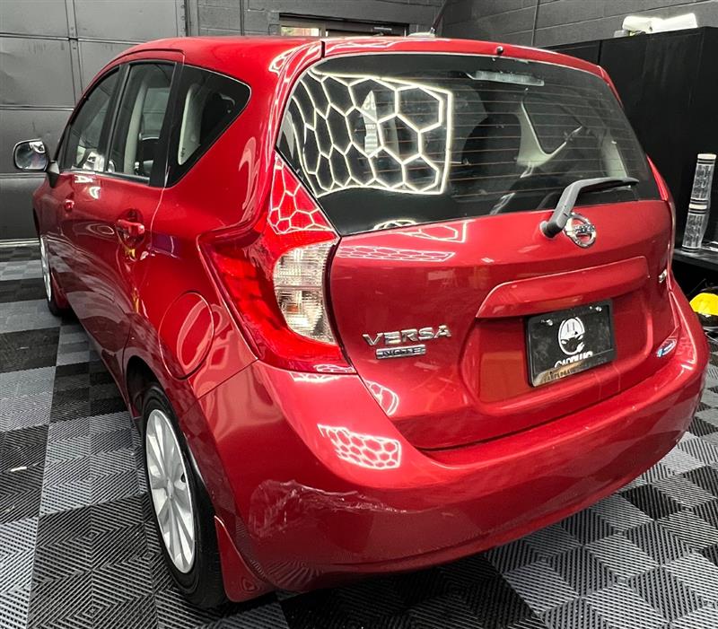 2014 Nissan Versa Note SV photo 3