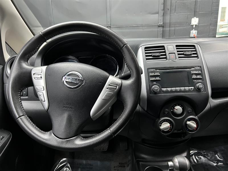 2014 Nissan Versa Note SV photo 31