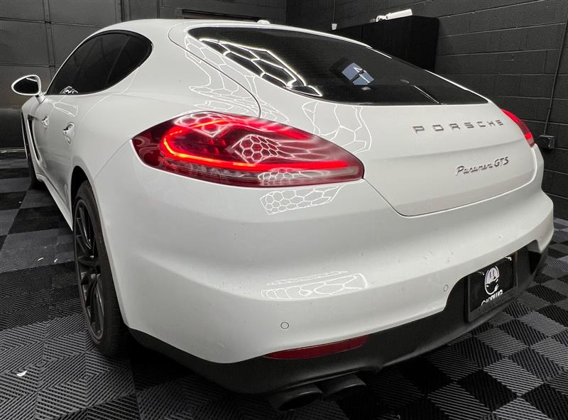 2015 Porsche Panamera GTS photo 3