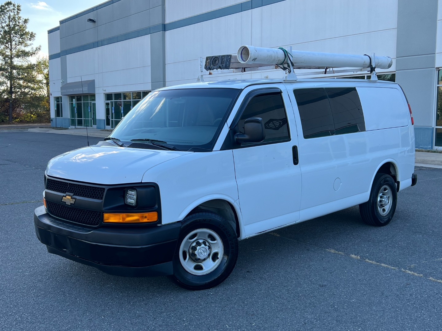 2017 Chevrolet Express Cargo Work Van's photo