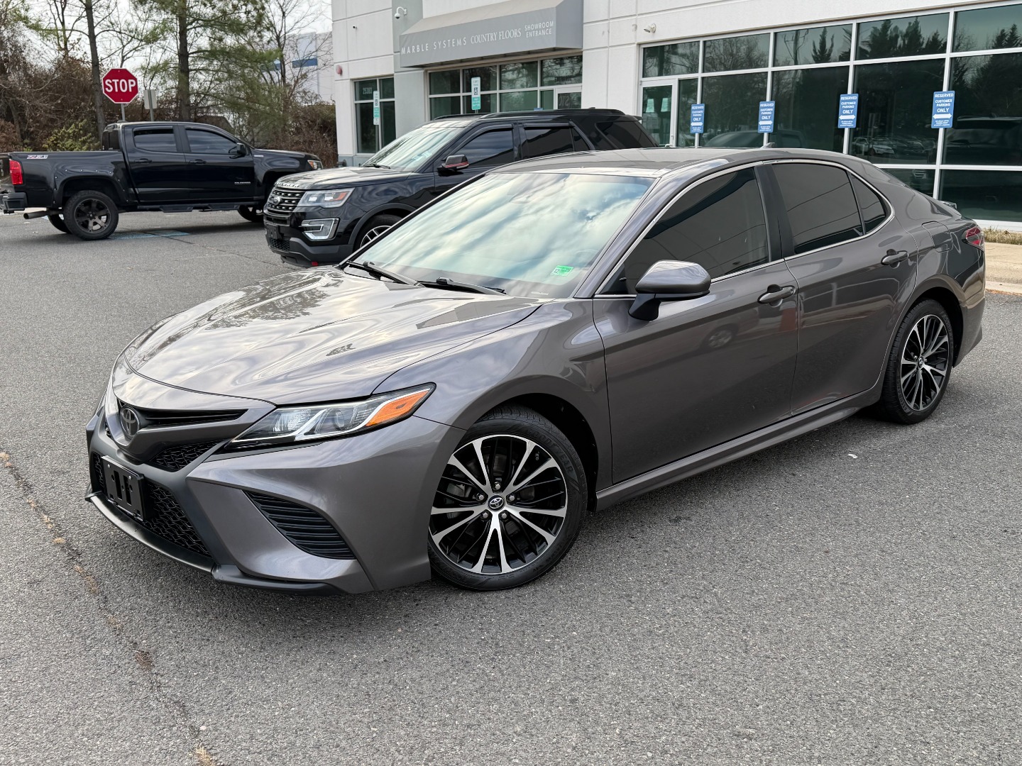 2019 Toyota Camry SE