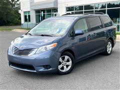 2015 TOYOTA SIENNA LE