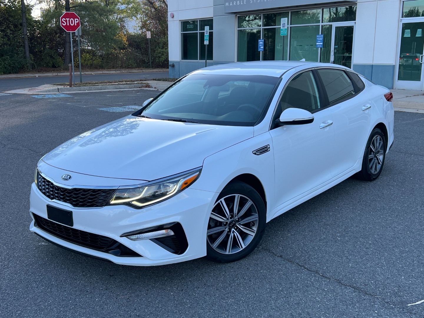 2019 Kia Optima LX's photo