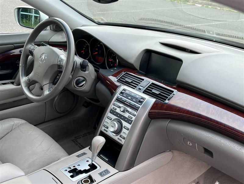 2007 Acura RL photo 16