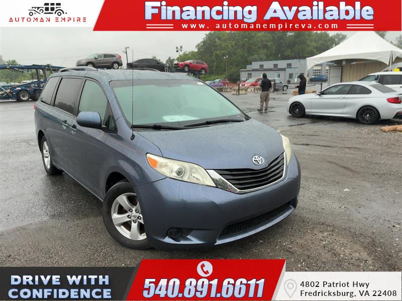 2014 TOYOTA SIENNA LE