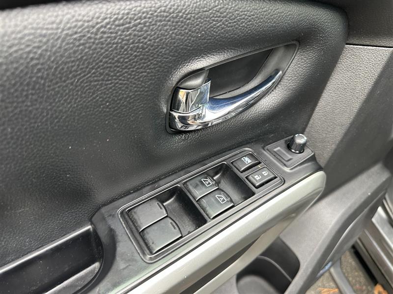 2017 Nissan Titan PRO-4X photo 9