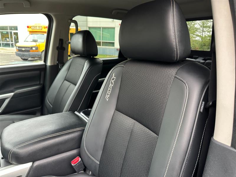 2017 Nissan Titan PRO-4X photo 10